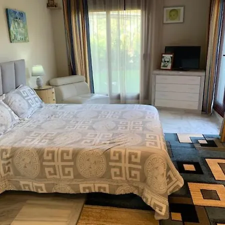 Guest house Bas De Independant *
